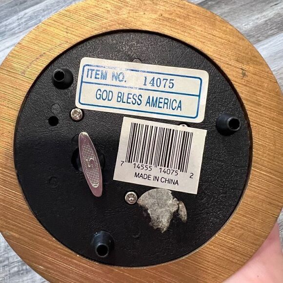 United We Stand Musical Snow Globe Plays God Bless America 9/11 tribute - Picture 4 of 4